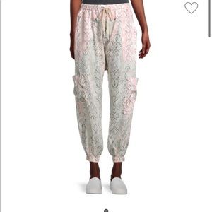 Free People rise to the sun Harem pant size medium